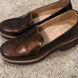 NWT Naturalizer loafers - size 7.5 shiny patent metallic leather work casual